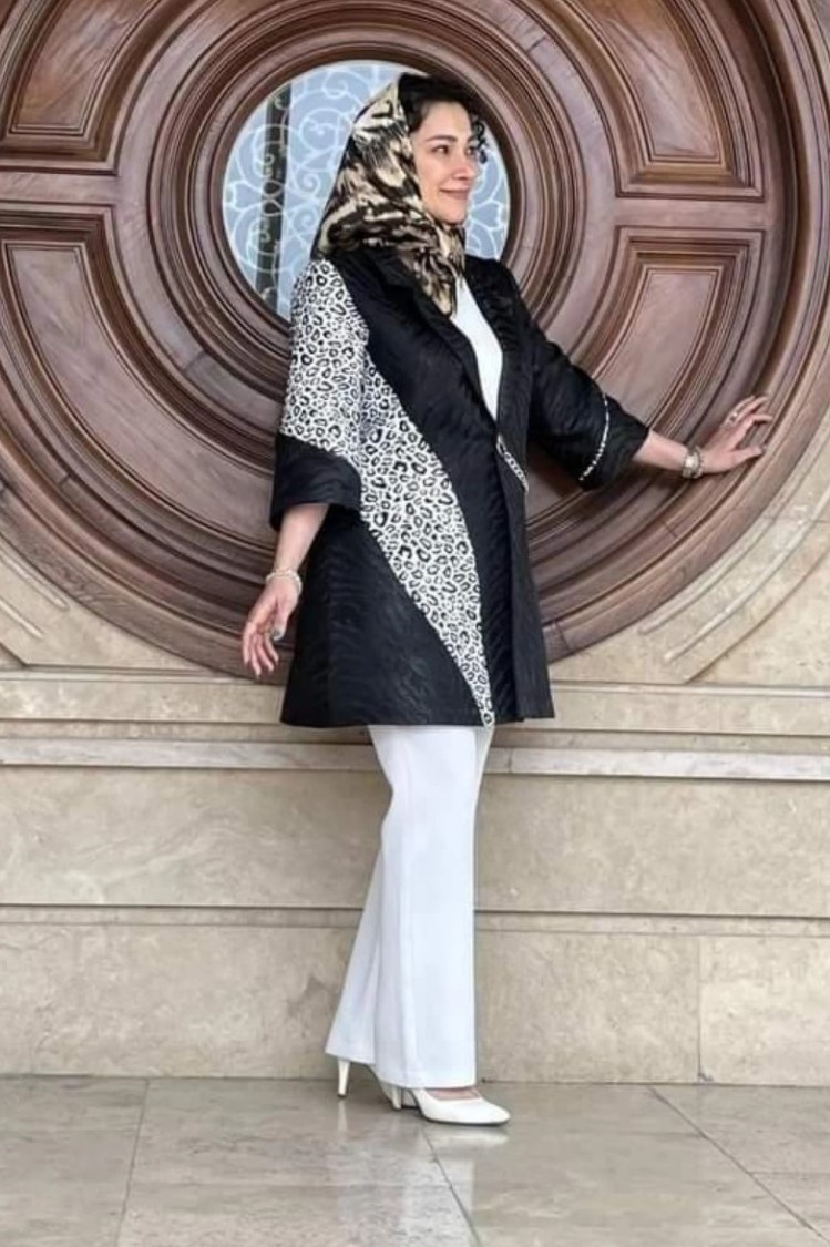 الگوی بالاتنه رگالی همراه با یقه انگلیسی